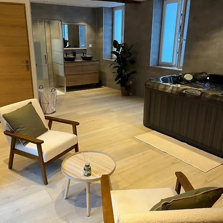 Le Bonhomique Apartment